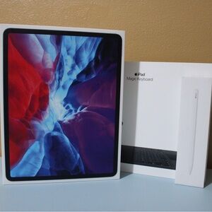APPLE iPad Pro 12.9 4th Generation +Magic Keyboard & Apple Pencil 2 512GB
